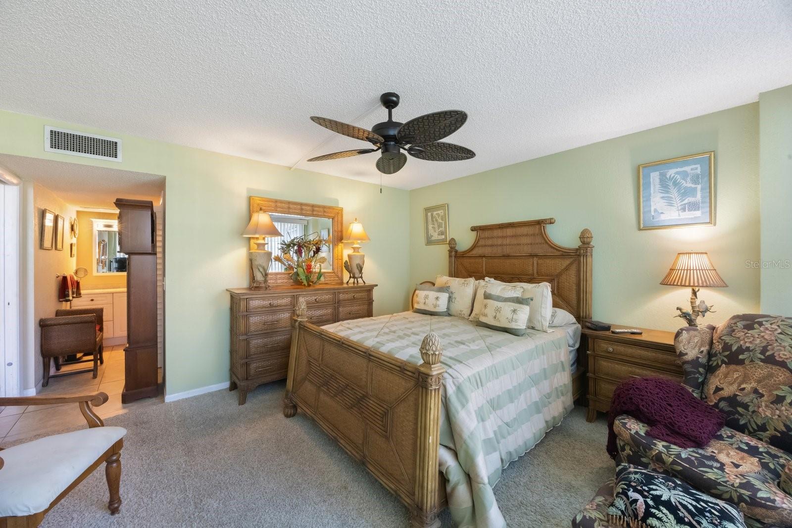 BAY MARINER THE CONDO - Residential