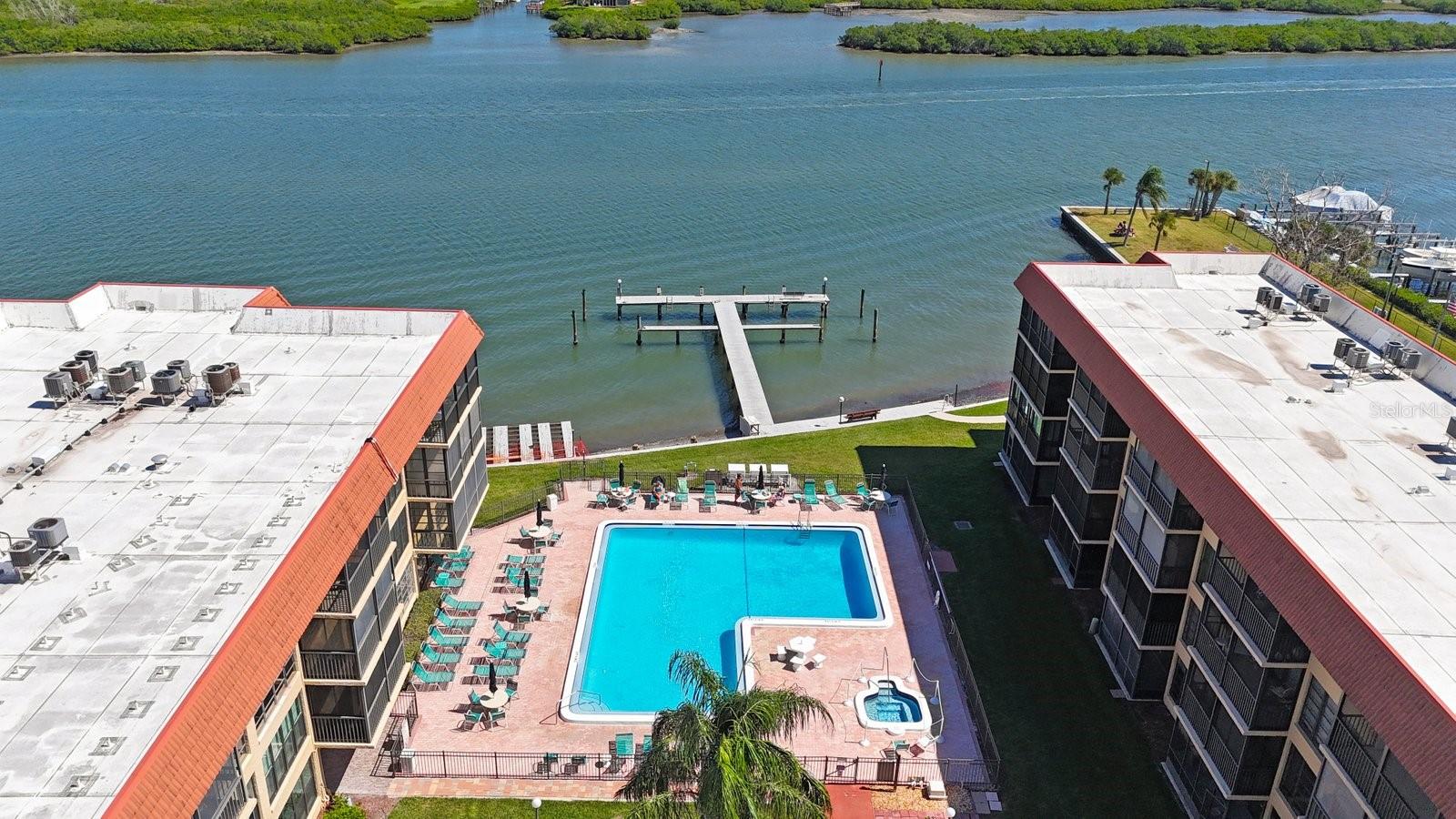 BAY MARINER THE CONDO - Residential