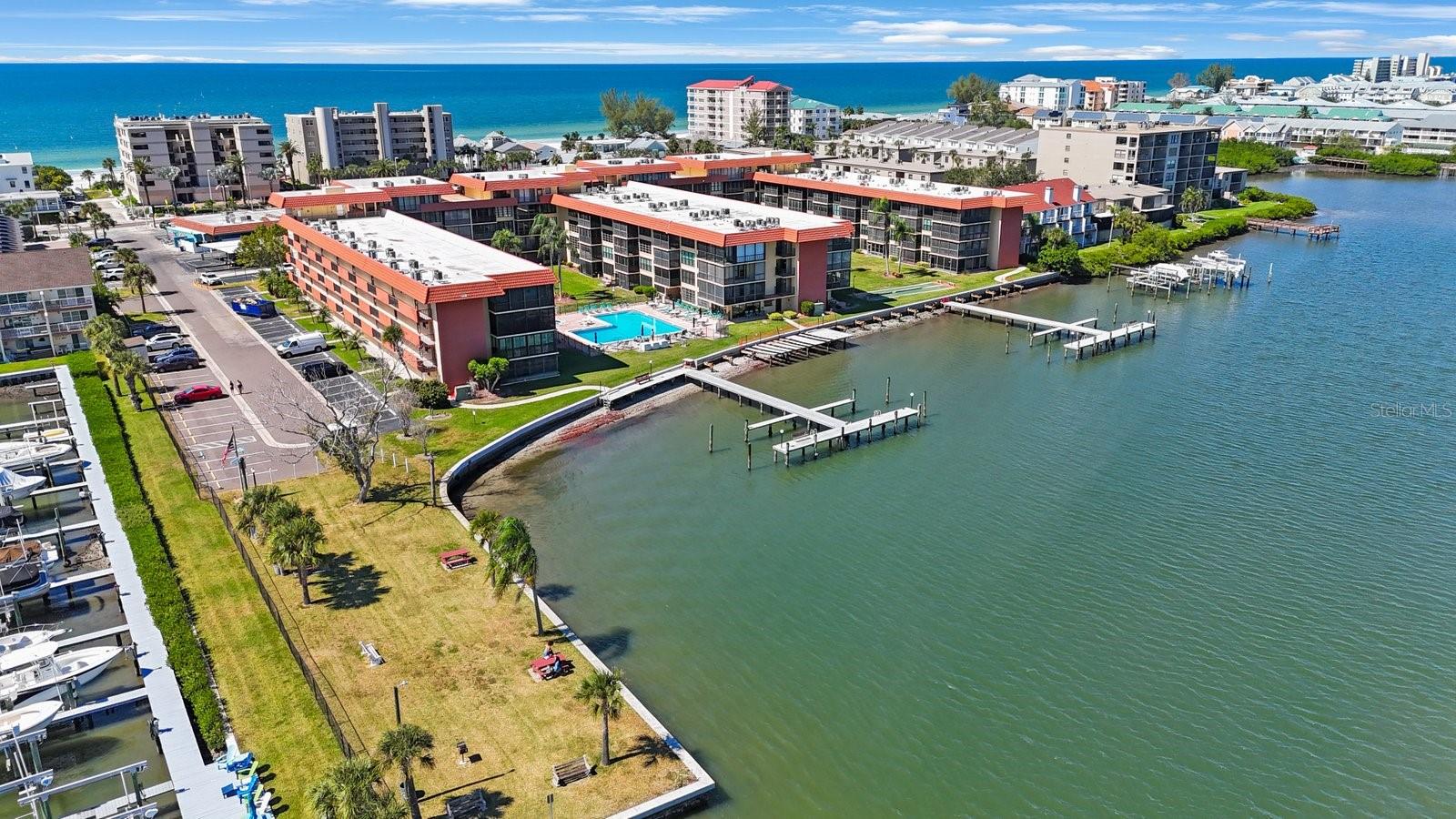 BAY MARINER THE CONDO - Residential