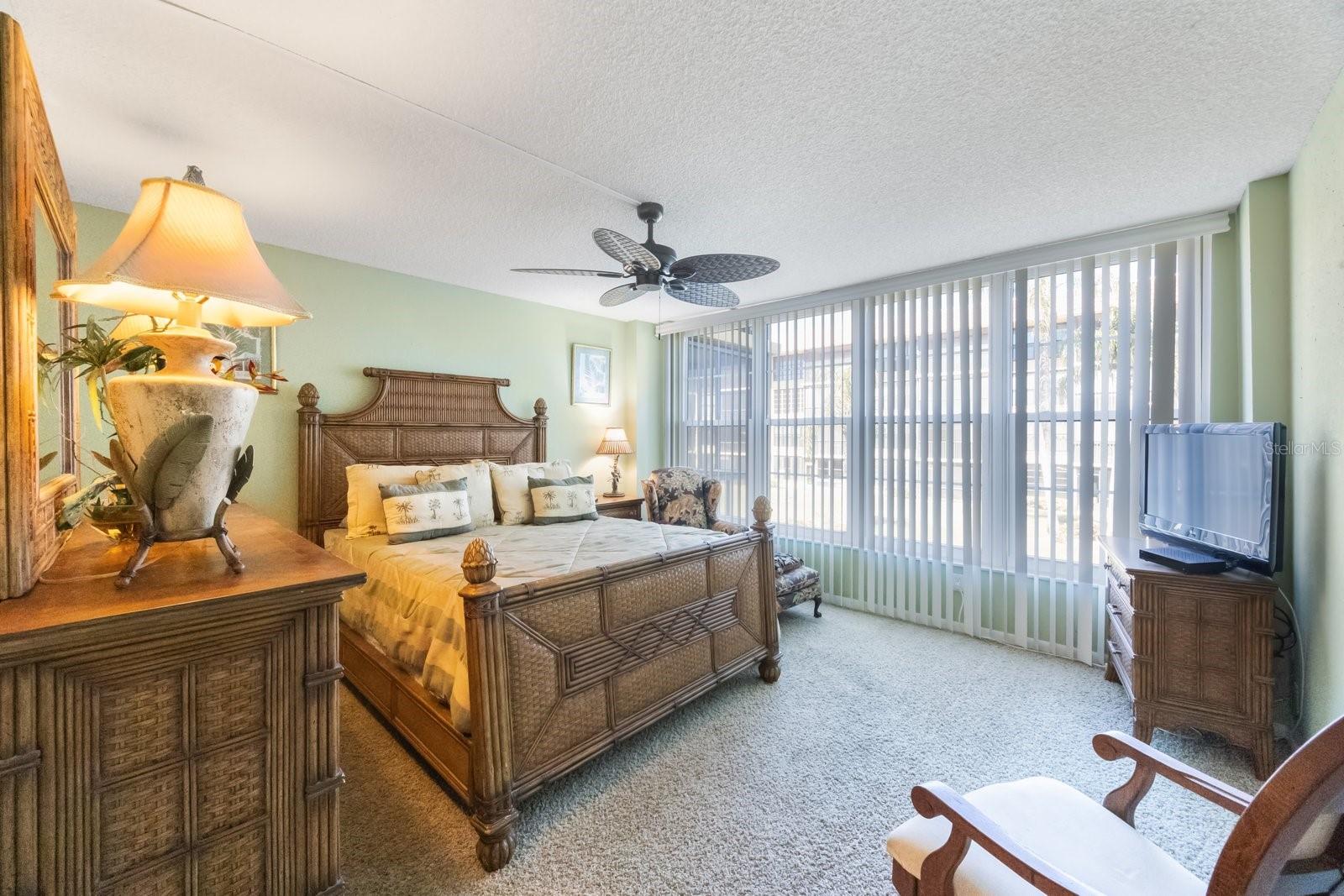 BAY MARINER THE CONDO - Residential