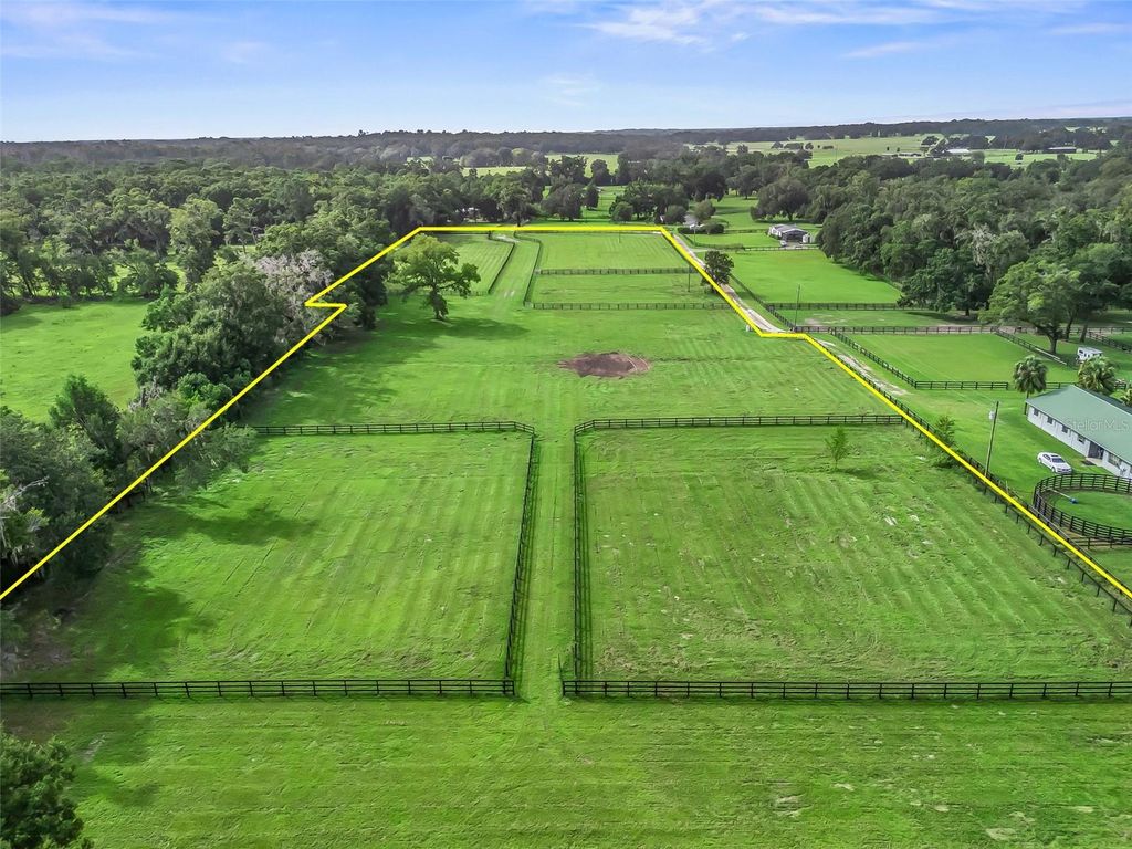 Photo of NW 100th, Ocala, FL 34482 (MLS # OM710915)
