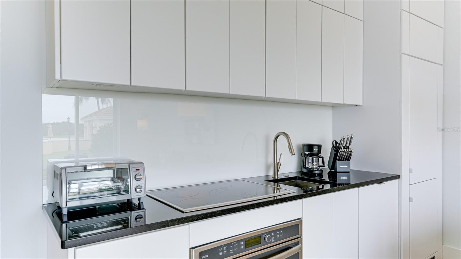 WINDSOR LODGE AT THE OAKS - Residential