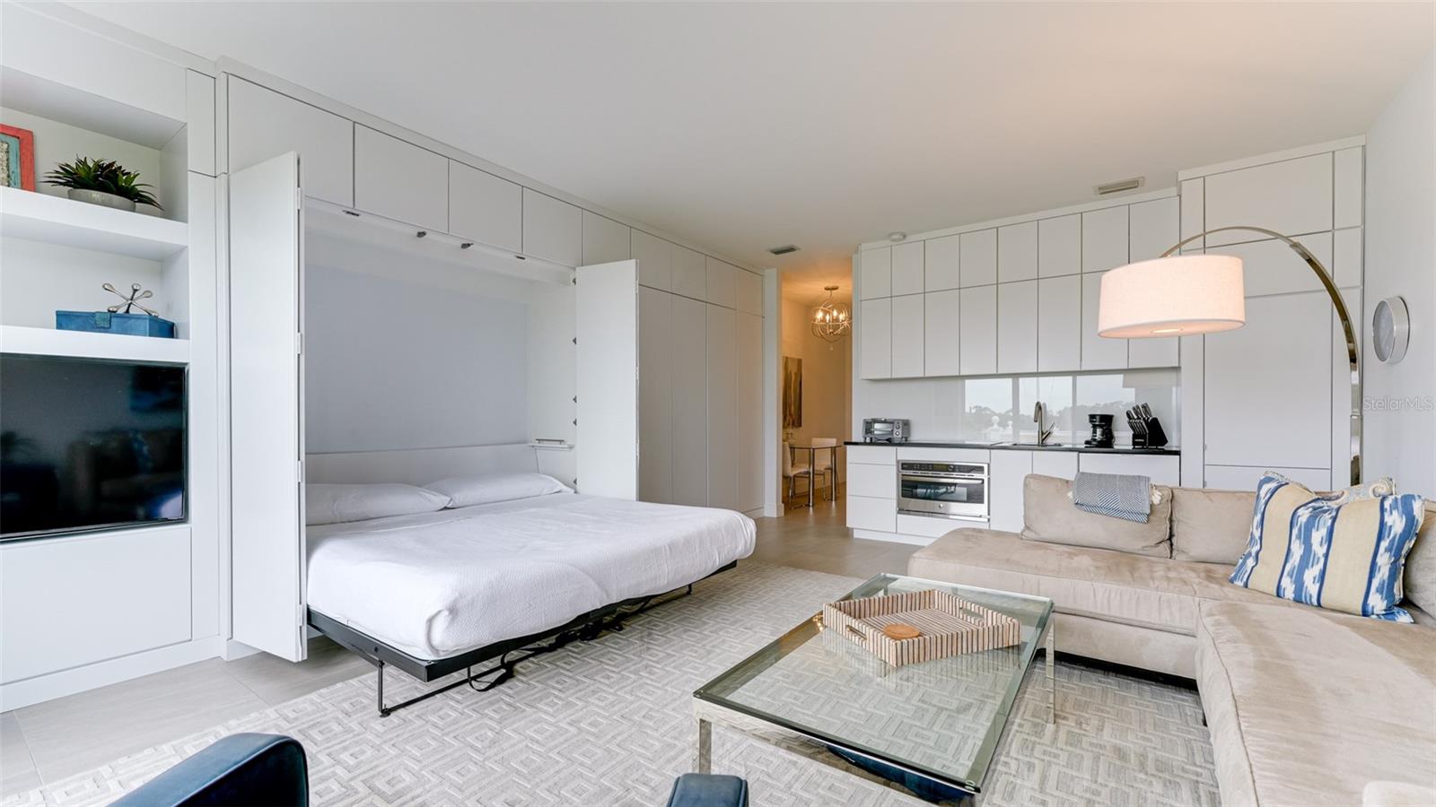 WINDSOR LODGE AT THE OAKS - Residential