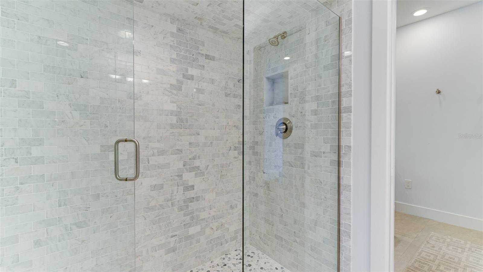 WINDSOR LODGE AT THE OAKS - Residential