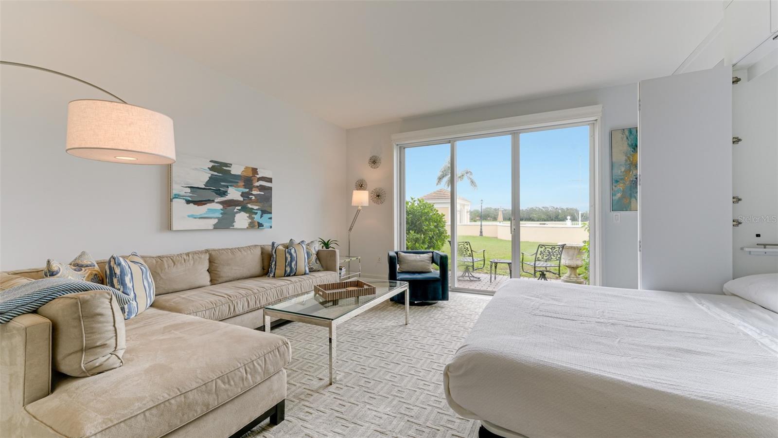 WINDSOR LODGE AT THE OAKS - Residential