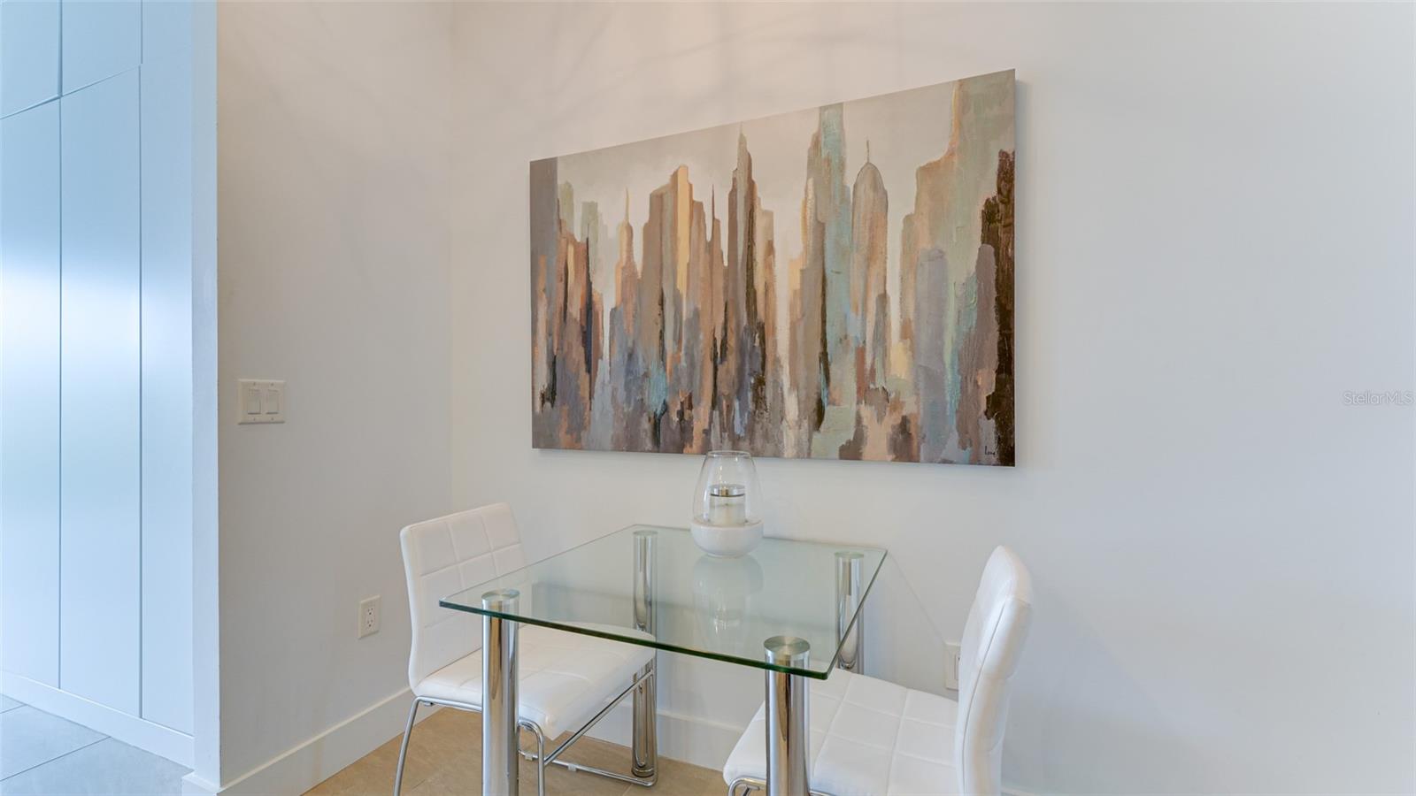 WINDSOR LODGE AT THE OAKS - Residential