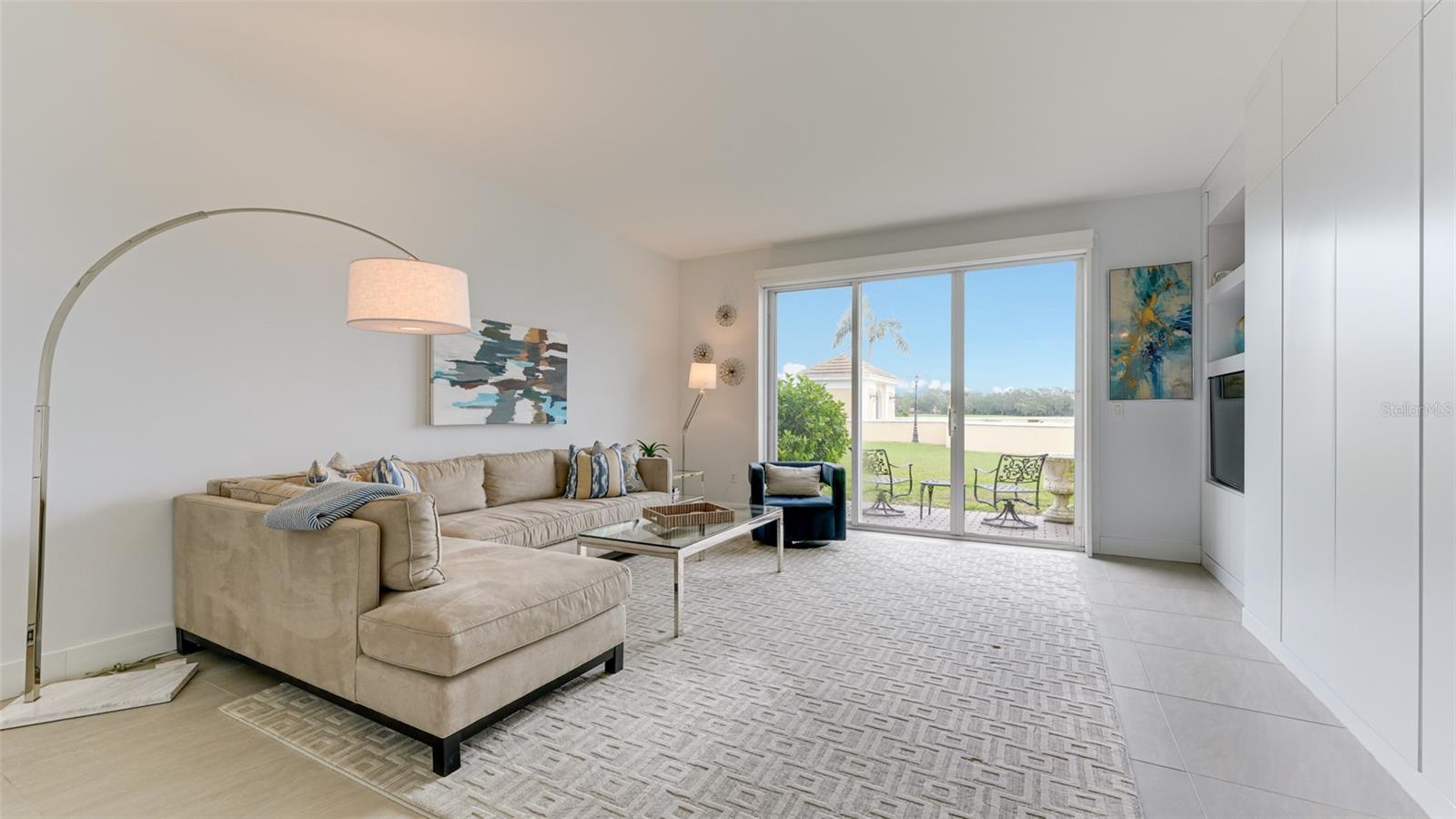 WINDSOR LODGE AT THE OAKS - Residential