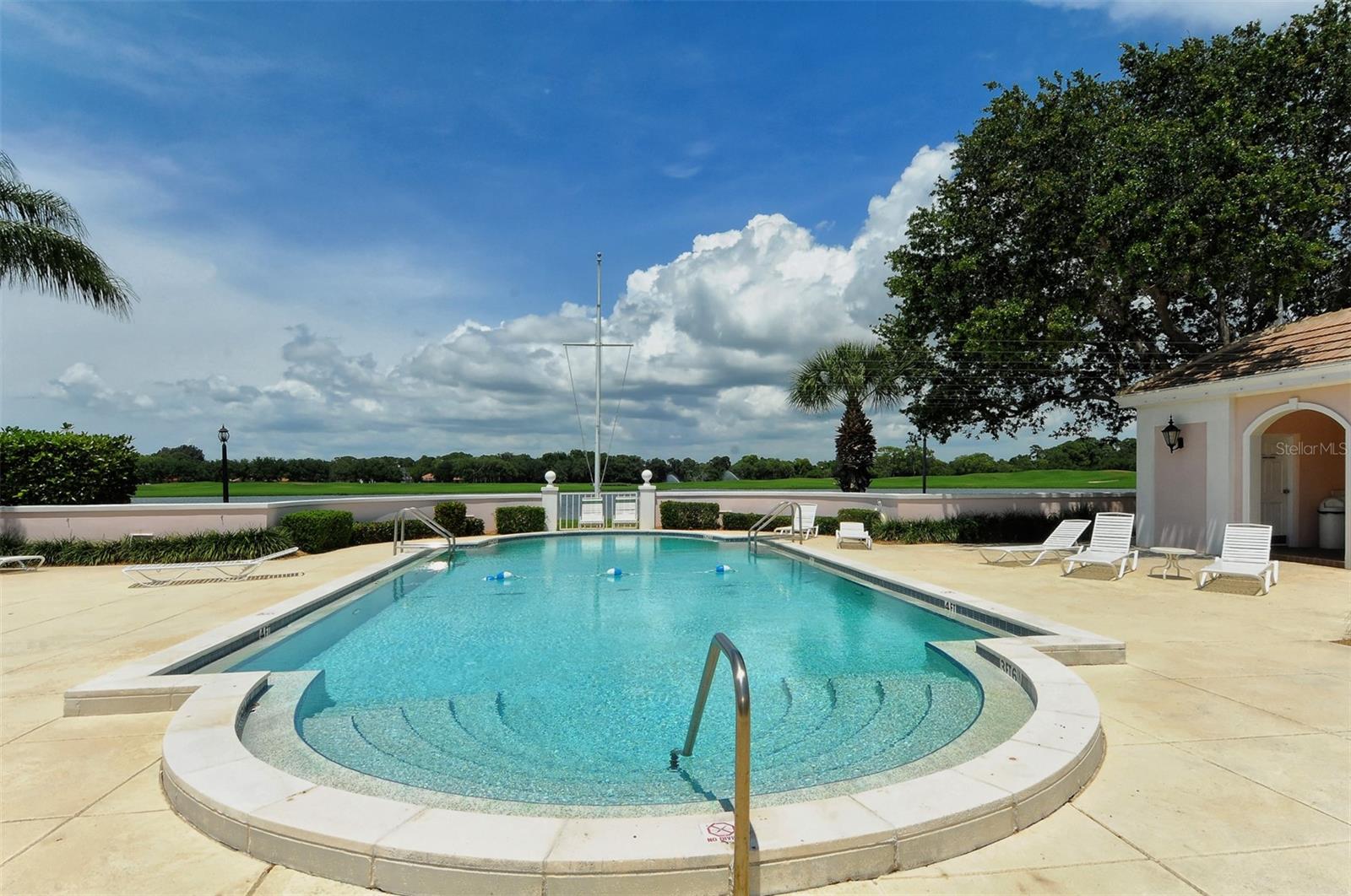 WINDSOR LODGE AT THE OAKS - Residential