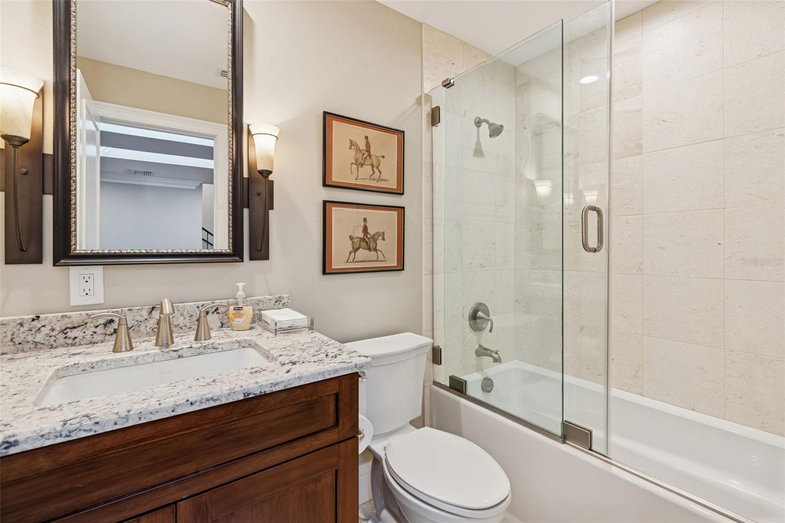 ADESTE A CONDO - Residential