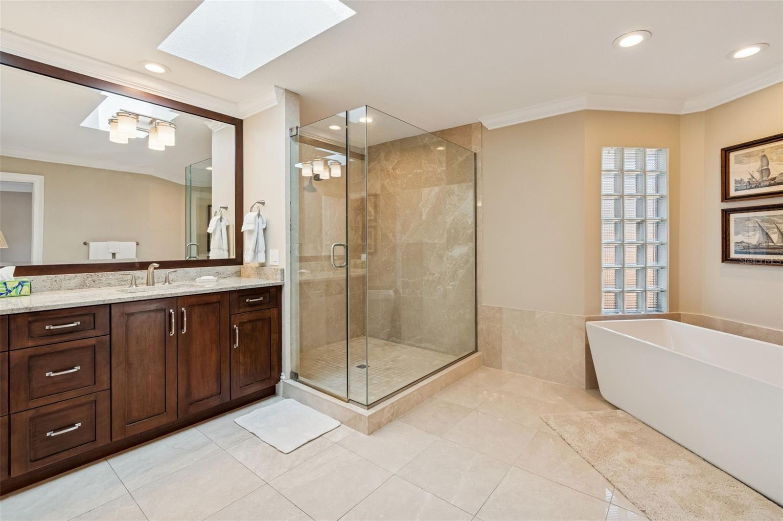 ADESTE A CONDO - Residential