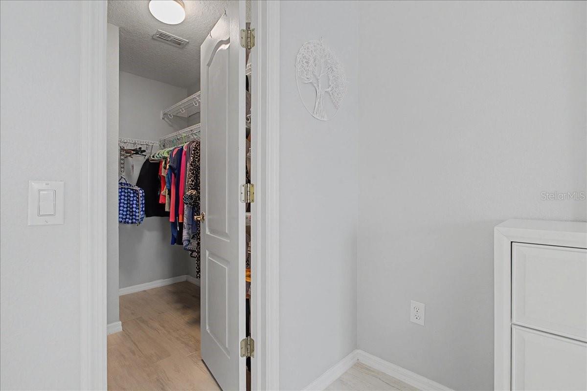 TAMPA PALMS AREA 4 PRCL 11 U - Residential