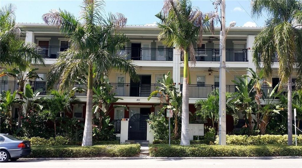 Photo of 201 6th Street S #101, St Petersburg, FL 33701 (MLS # J997277)