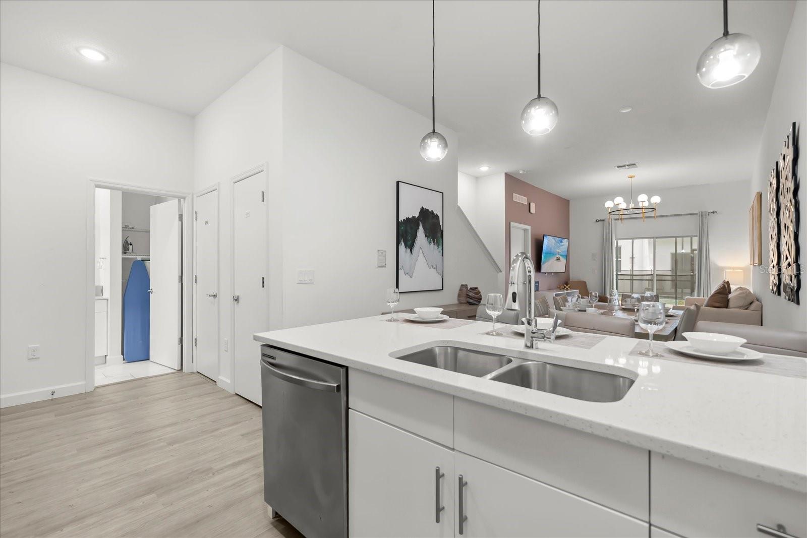 AZUR RESIDENCE - Residential