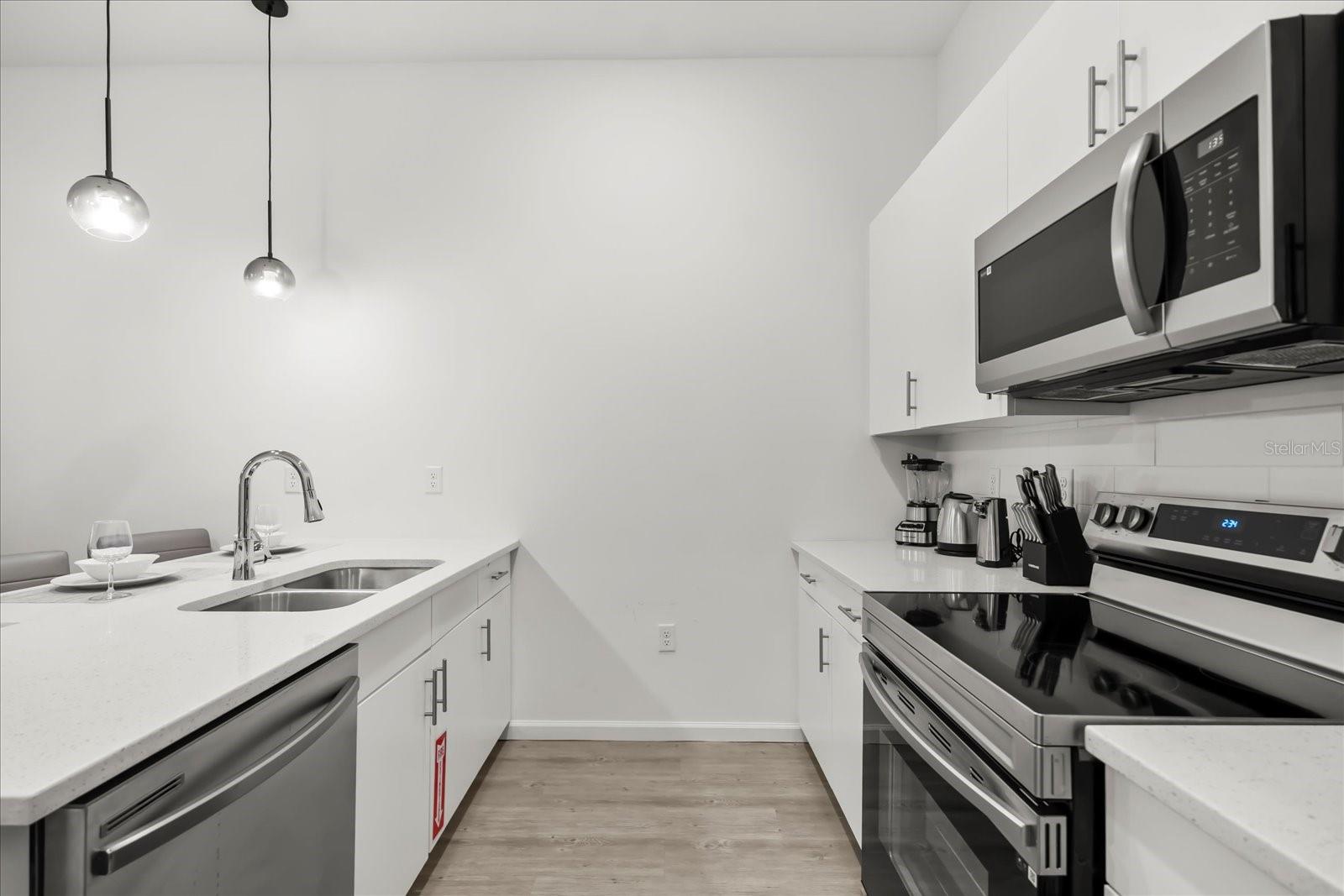 AZUR RESIDENCE - Residential