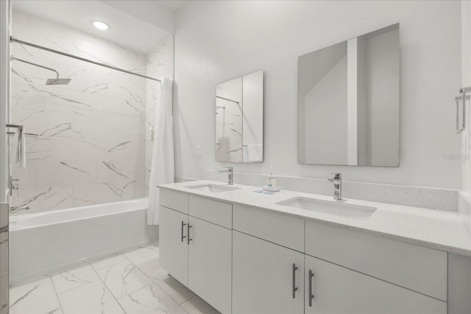 AZUR RESIDENCE - Residential