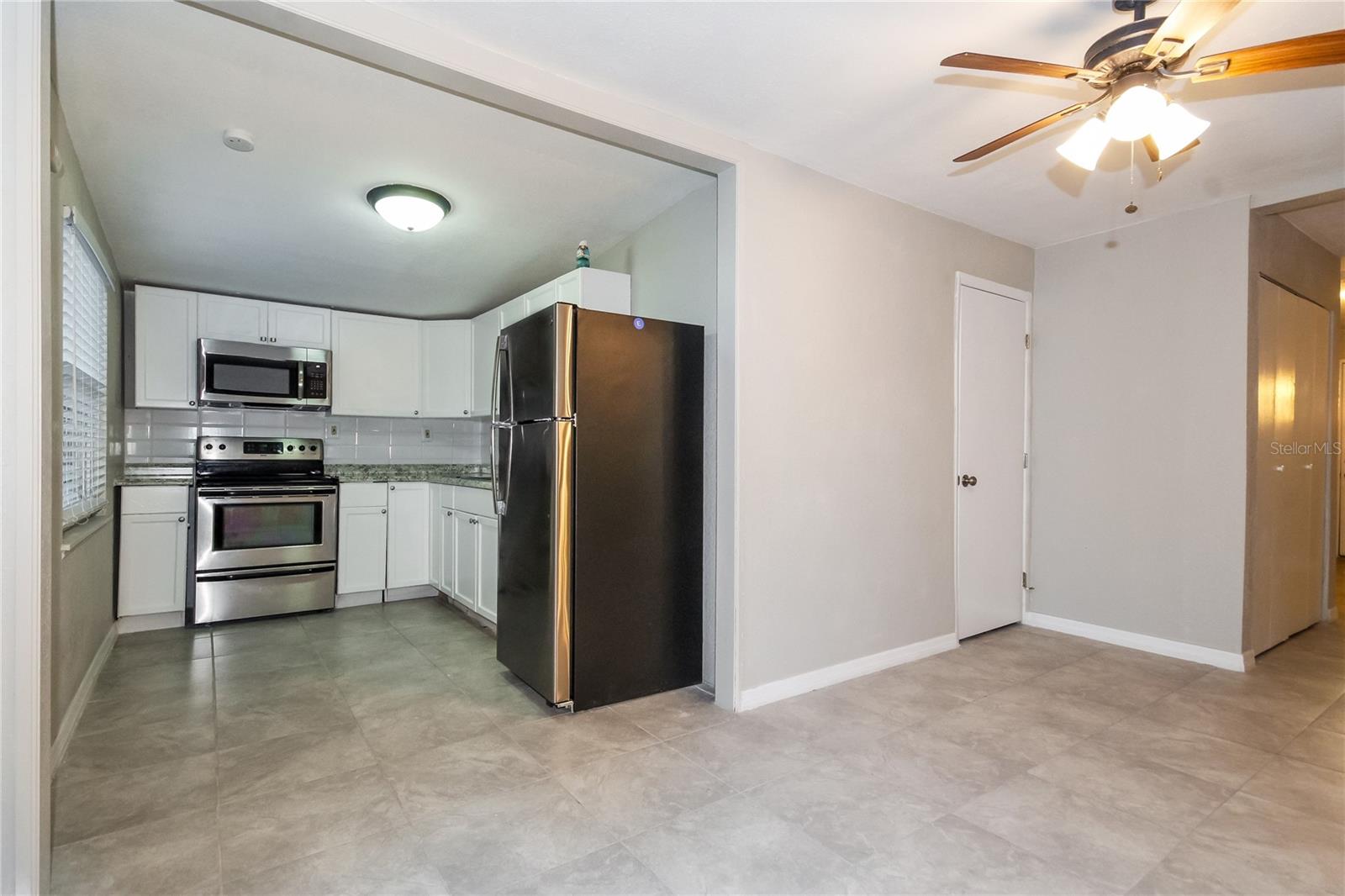 BEVERLY HILLS - Residential Lease