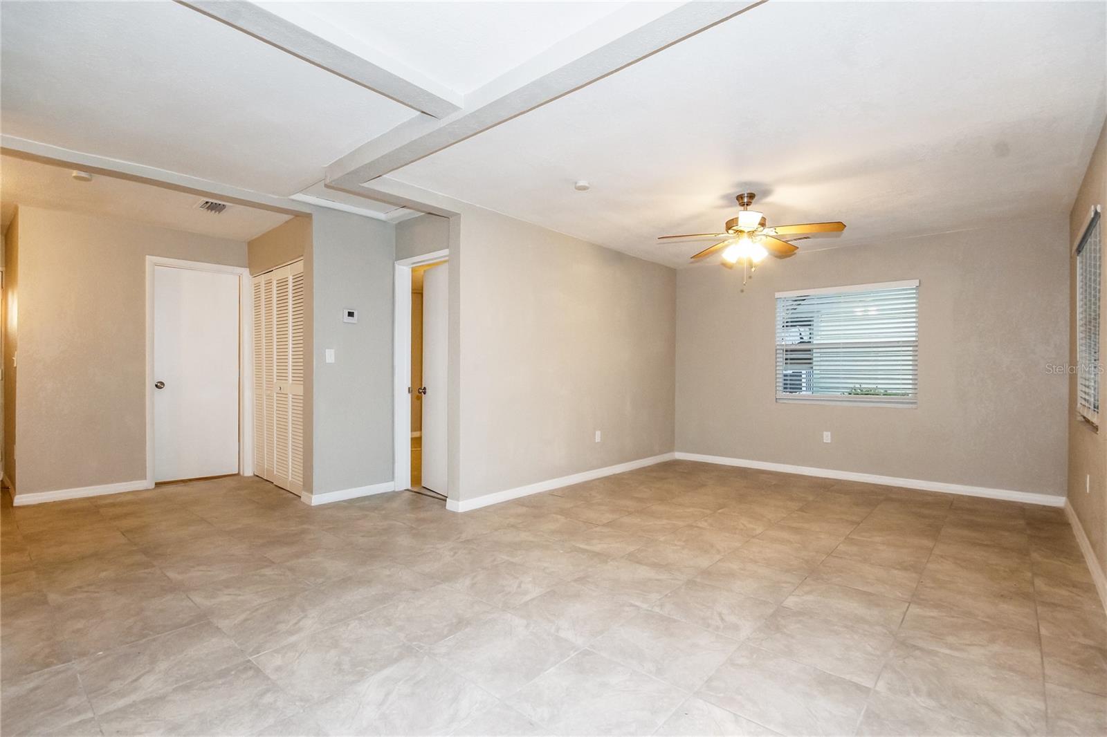 BEVERLY HILLS - Residential Lease