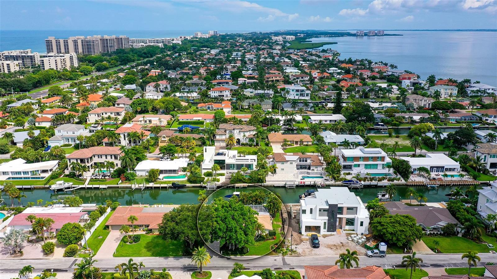 COUNTRY CLUB SHORES - Residential