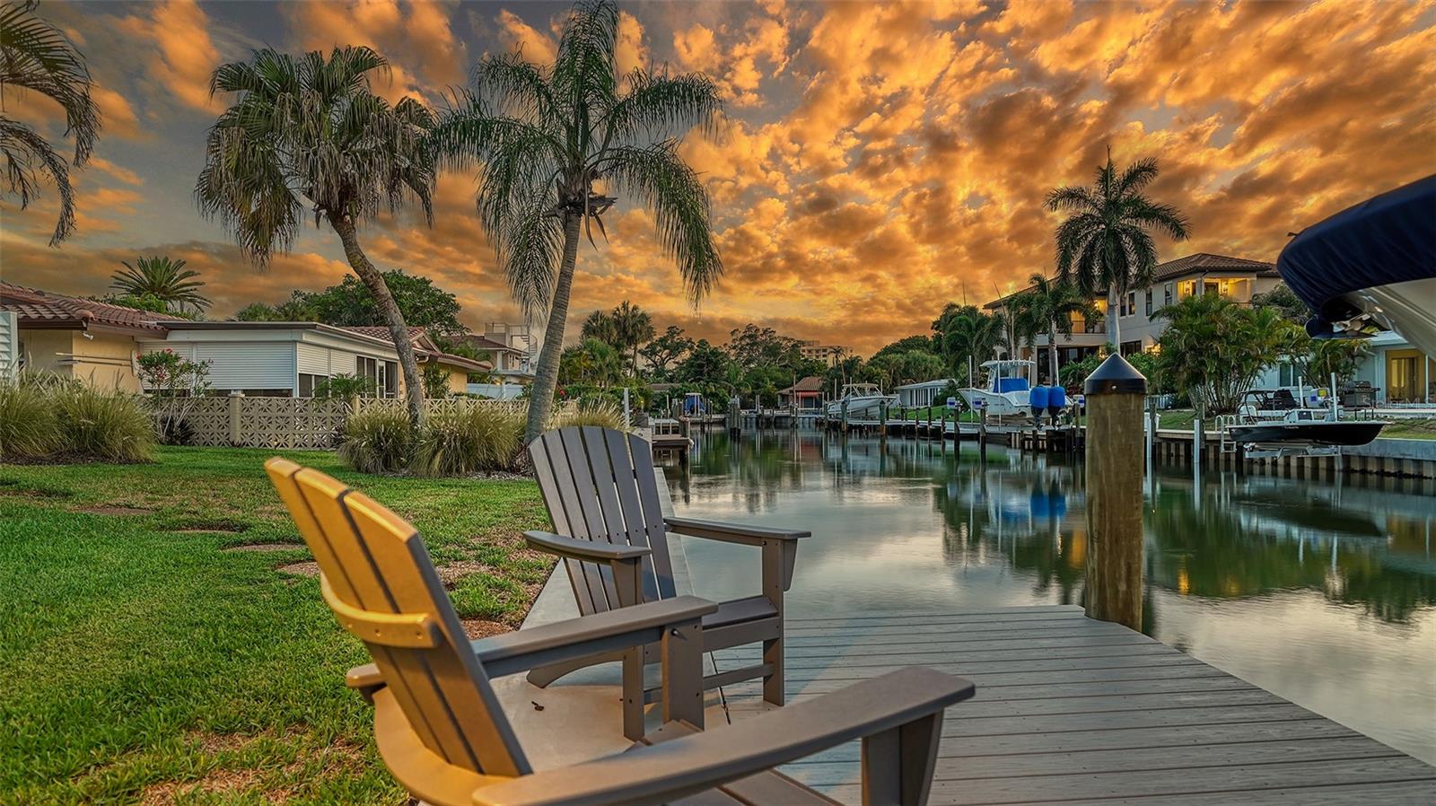 COUNTRY CLUB SHORES - Residential
