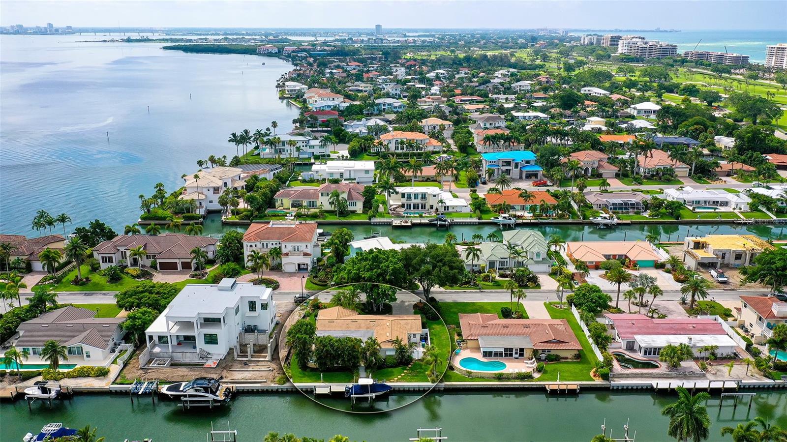 COUNTRY CLUB SHORES - Residential