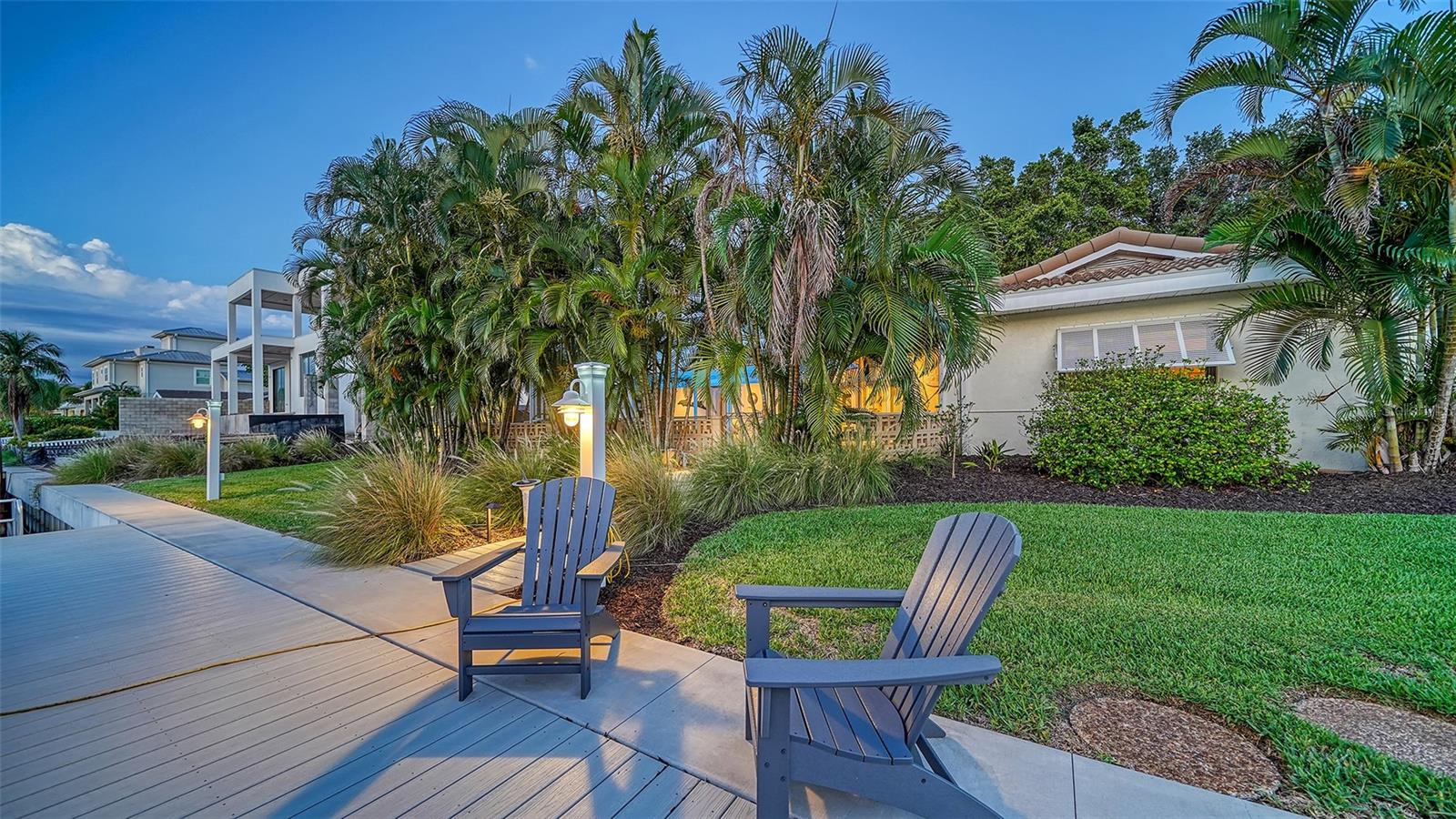 COUNTRY CLUB SHORES - Residential