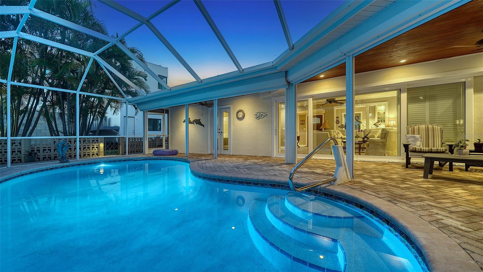 COUNTRY CLUB SHORES - Residential