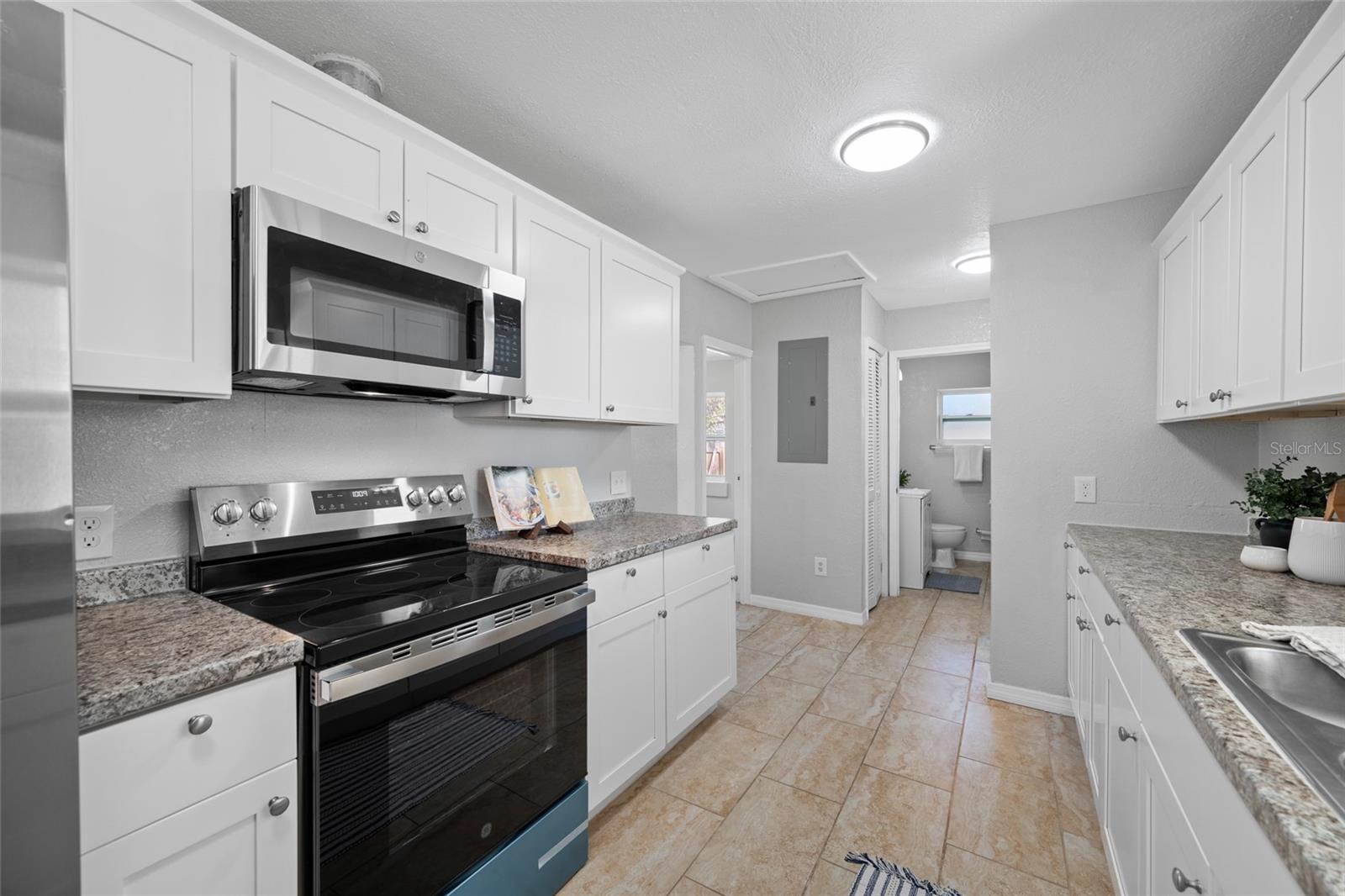 N 70FT OF S 680FT OF E 150 FT OF W 980FT OF SW 1/4 - Residential