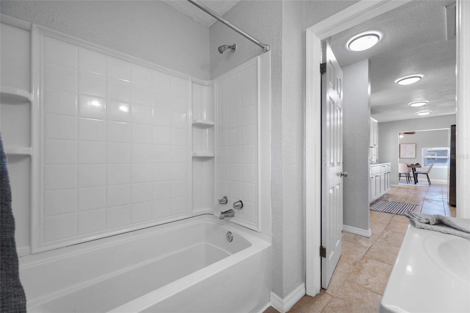 N 70FT OF S 680FT OF E 150 FT OF W 980FT OF SW 1/4 - Residential