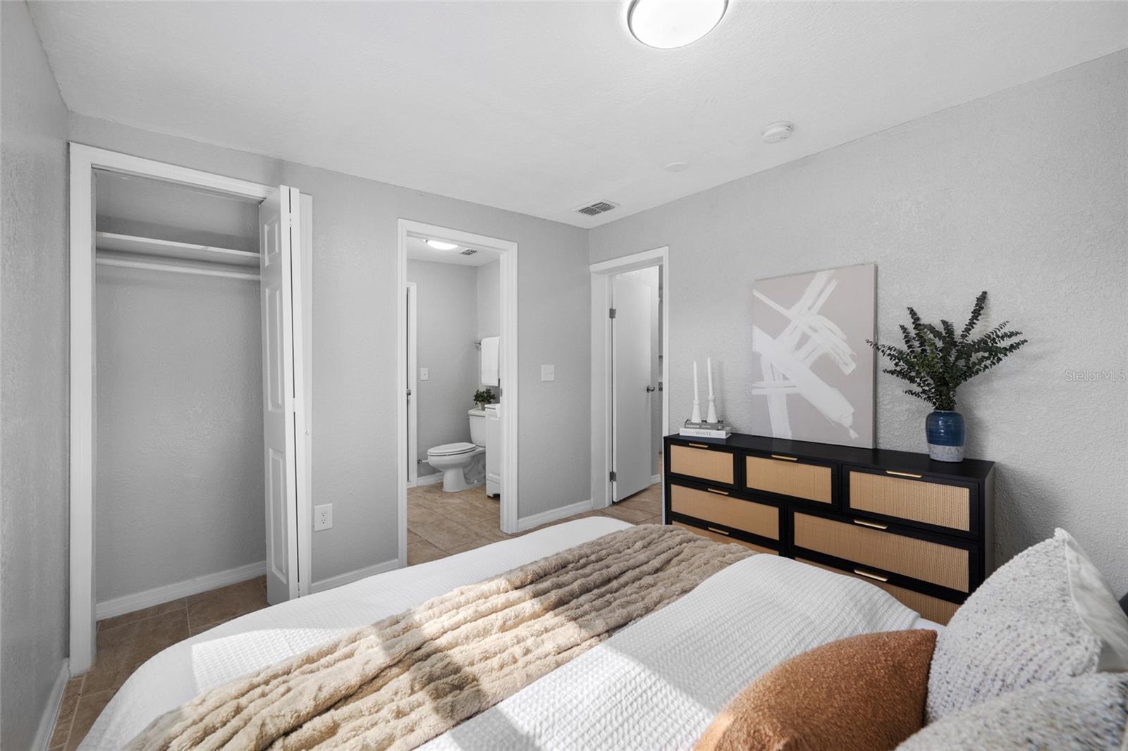 N 70FT OF S 680FT OF E 150 FT OF W 980FT OF SW 1/4 - Residential