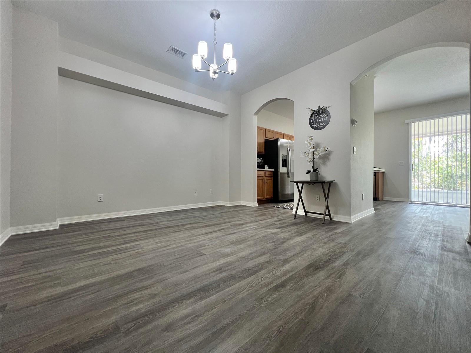 PINE GROVE CONDO AT BLOOMINGDALE - Residential