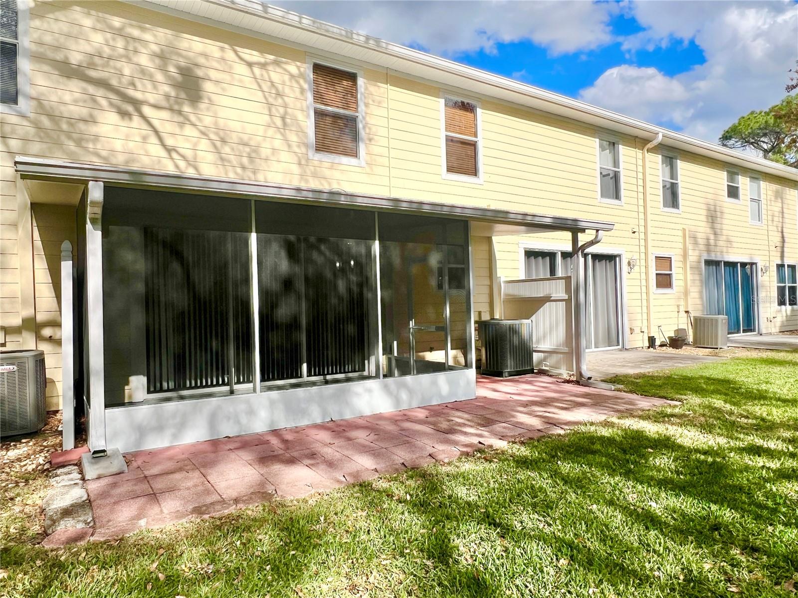 PINE GROVE CONDO AT BLOOMINGDALE - Residential