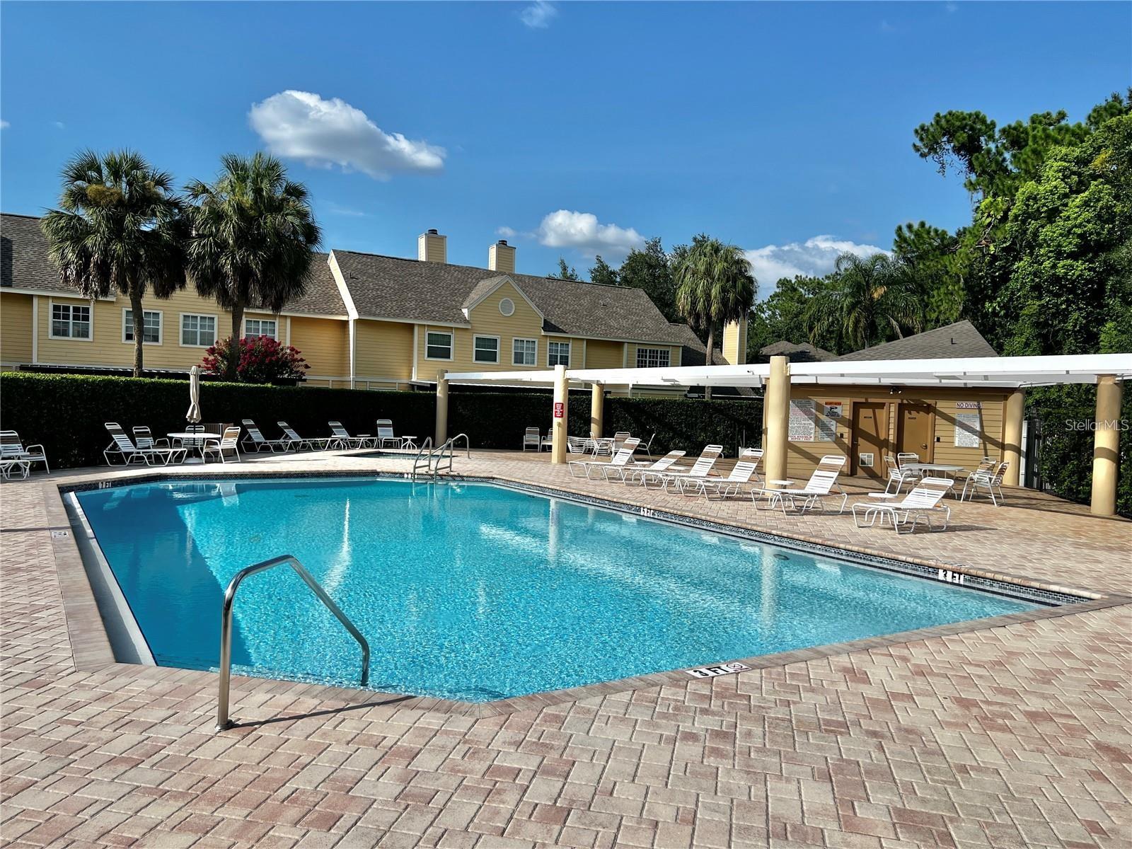 PINE GROVE CONDO AT BLOOMINGDALE - Residential