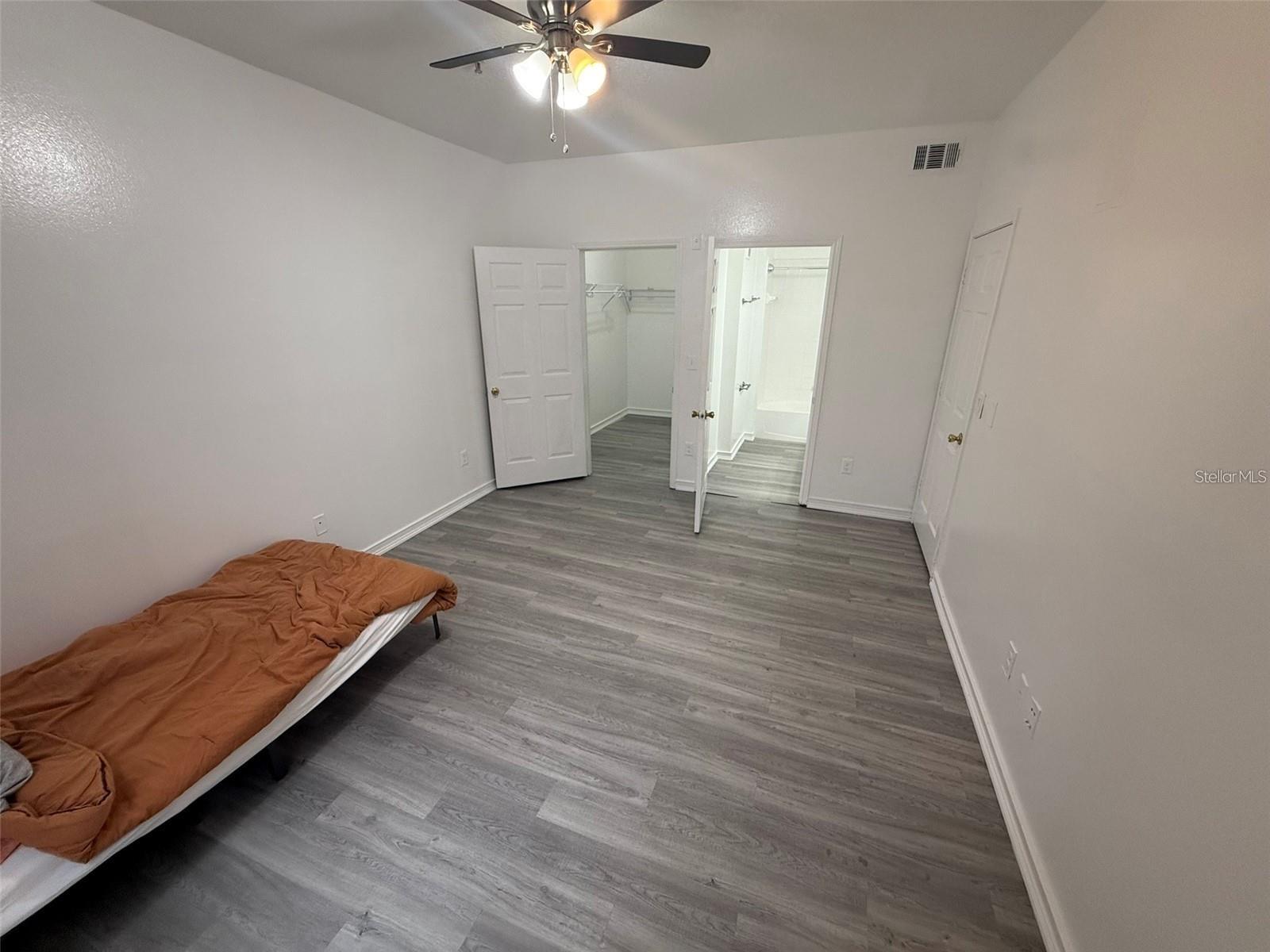 CAPRI/HUNTERS CRK CONDO - Residential