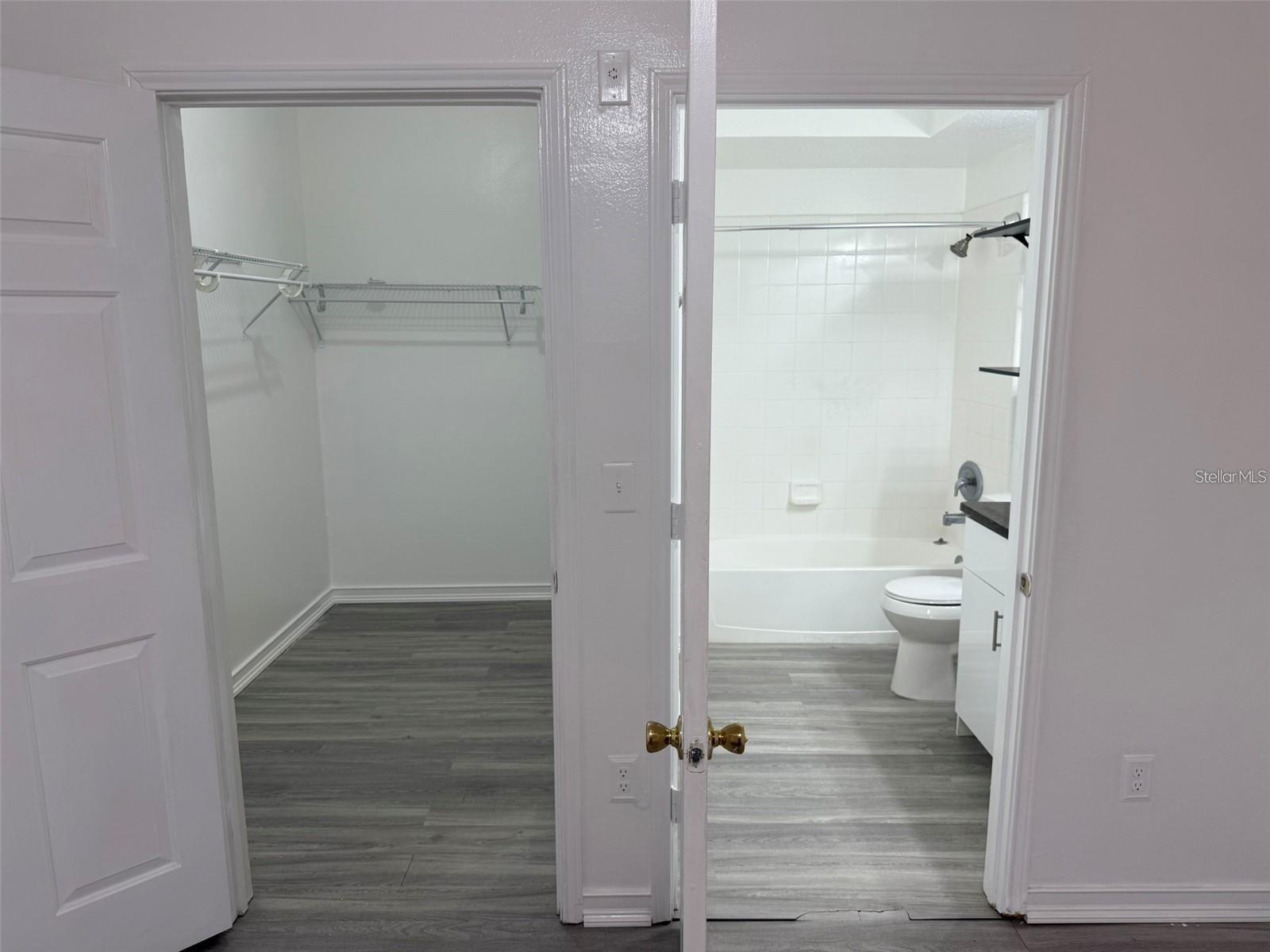 CAPRI/HUNTERS CRK CONDO - Residential