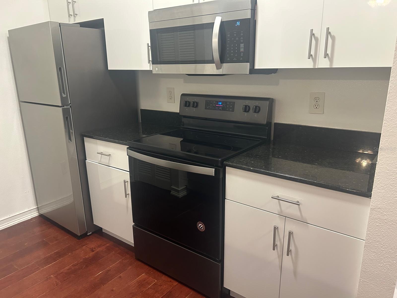 CAPRI/HUNTERS CRK CONDO - Residential