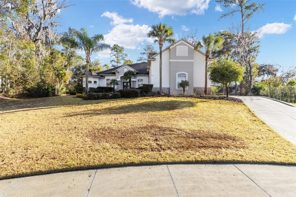Photo of 1015 SE 46th Street, Ocala, FL 34480 (MLS # OM717449)