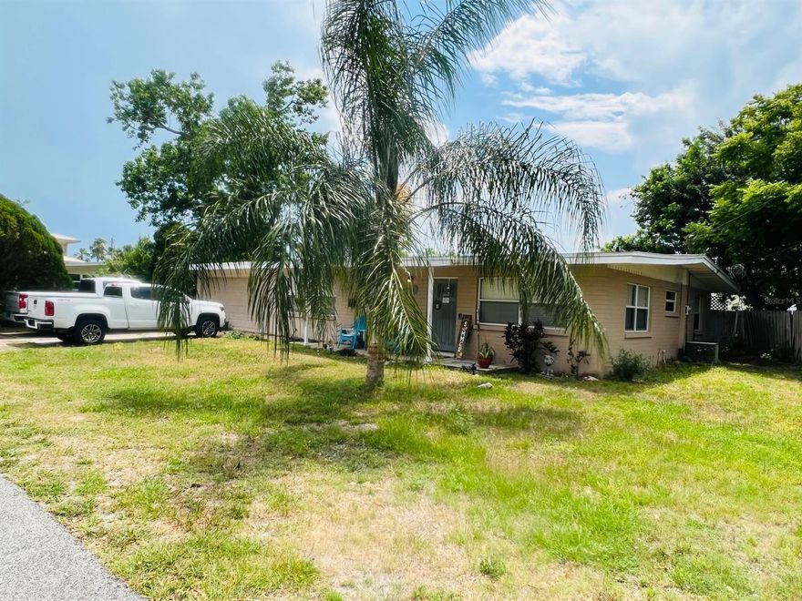 Retro-style starter home or rental property close to the river.   Updating needed.   Plenty of room to park your boat and other toys. 
All measurements are approximate. ;Water: City