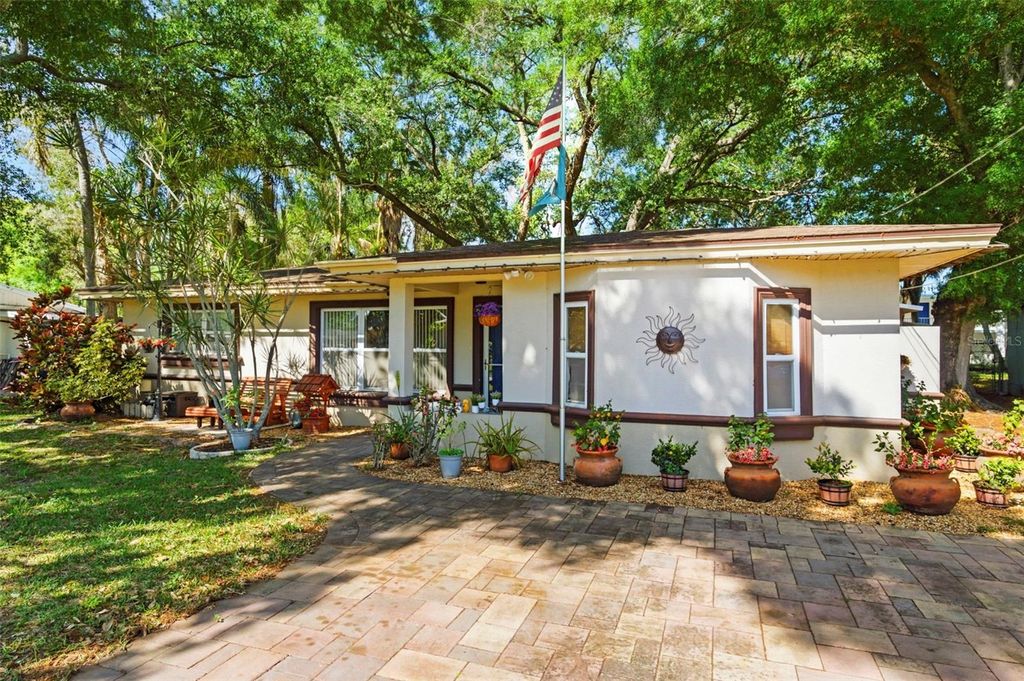 Photo of 194 21st Terrace SE, Largo, FL 33771 (MLS # TB8496013)