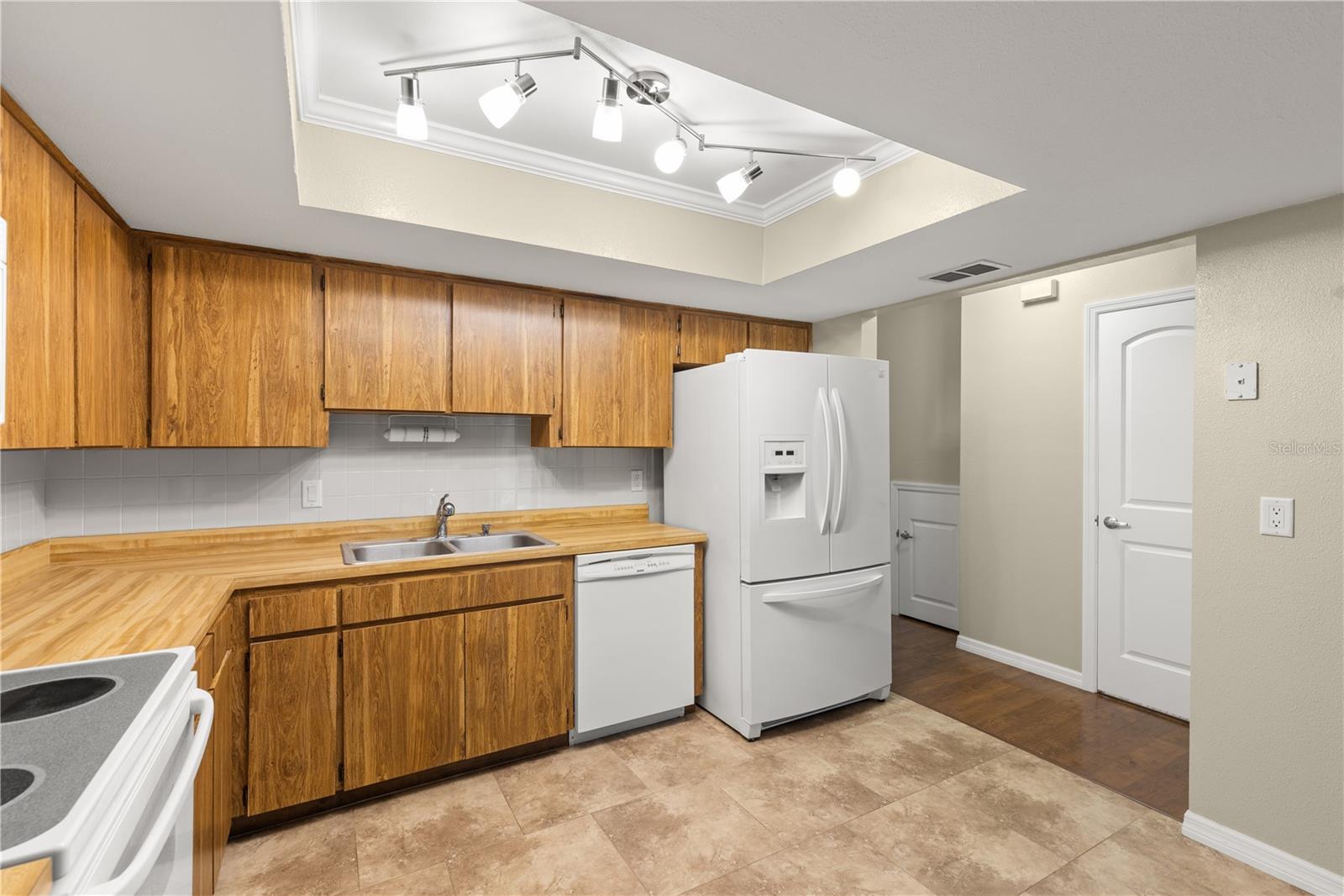 TURNER TRACE UNIT TWO - Residential