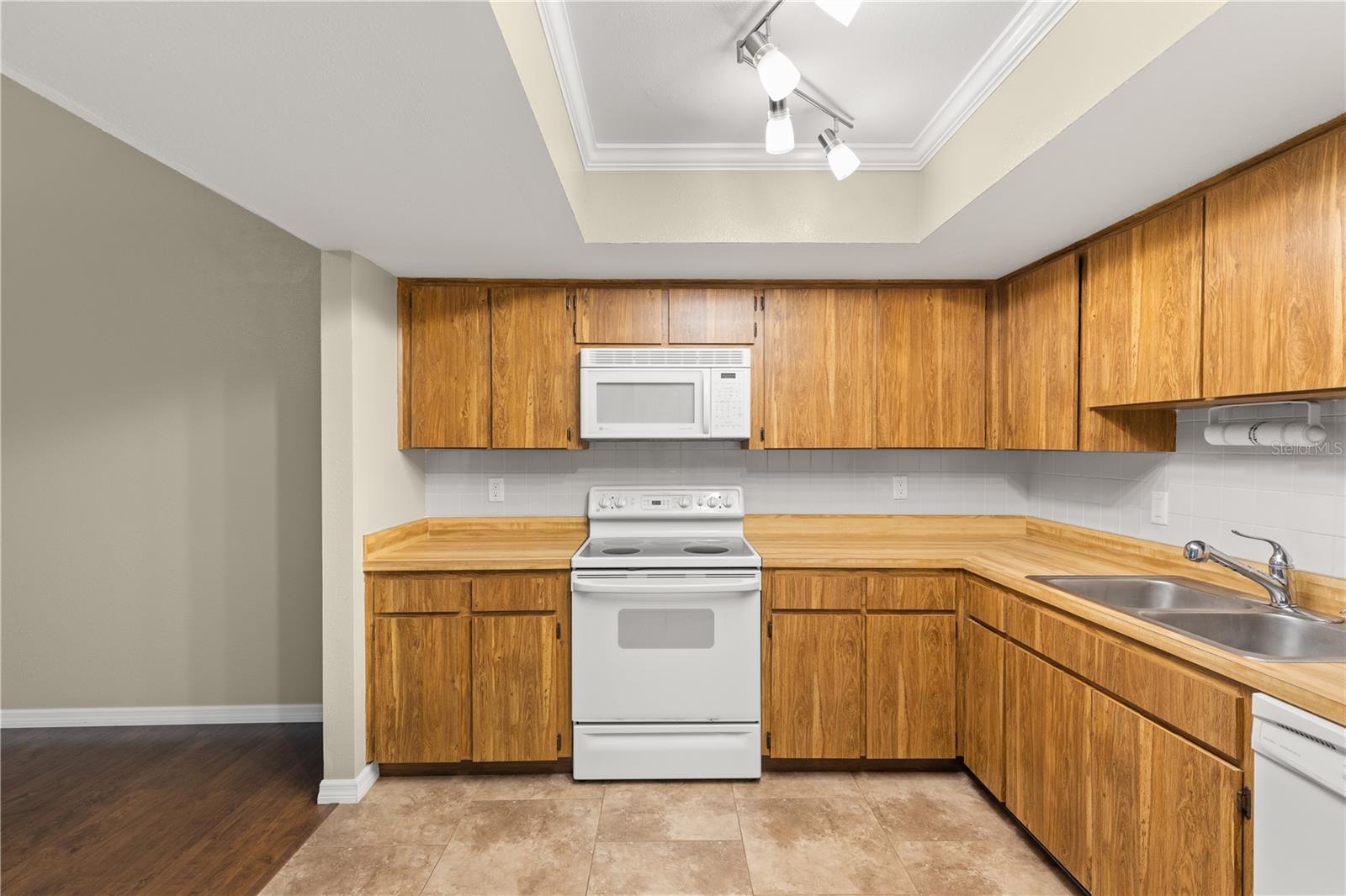 TURNER TRACE UNIT TWO - Residential