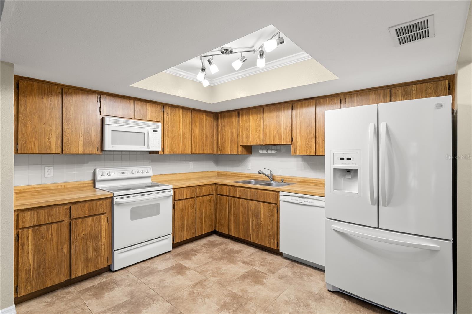 TURNER TRACE UNIT TWO - Residential