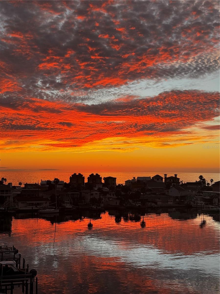 LA BAHIA CONDO - Residential