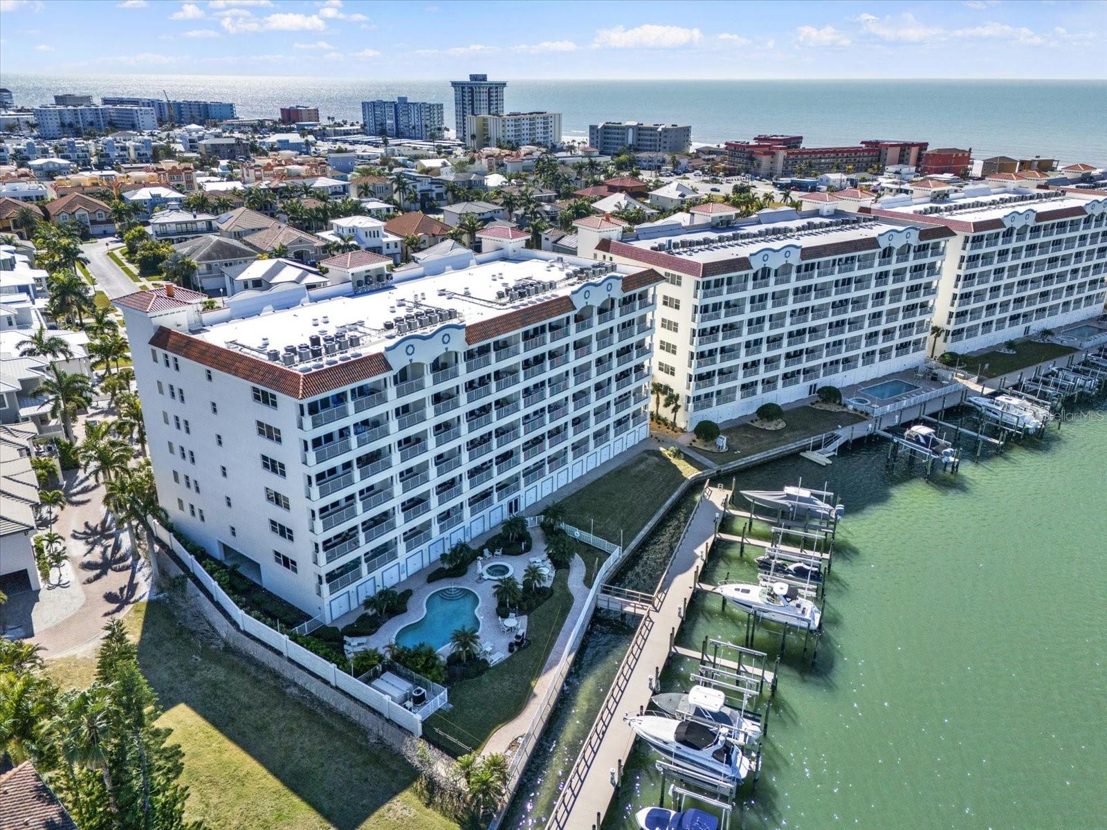 LA BAHIA CONDO - Residential