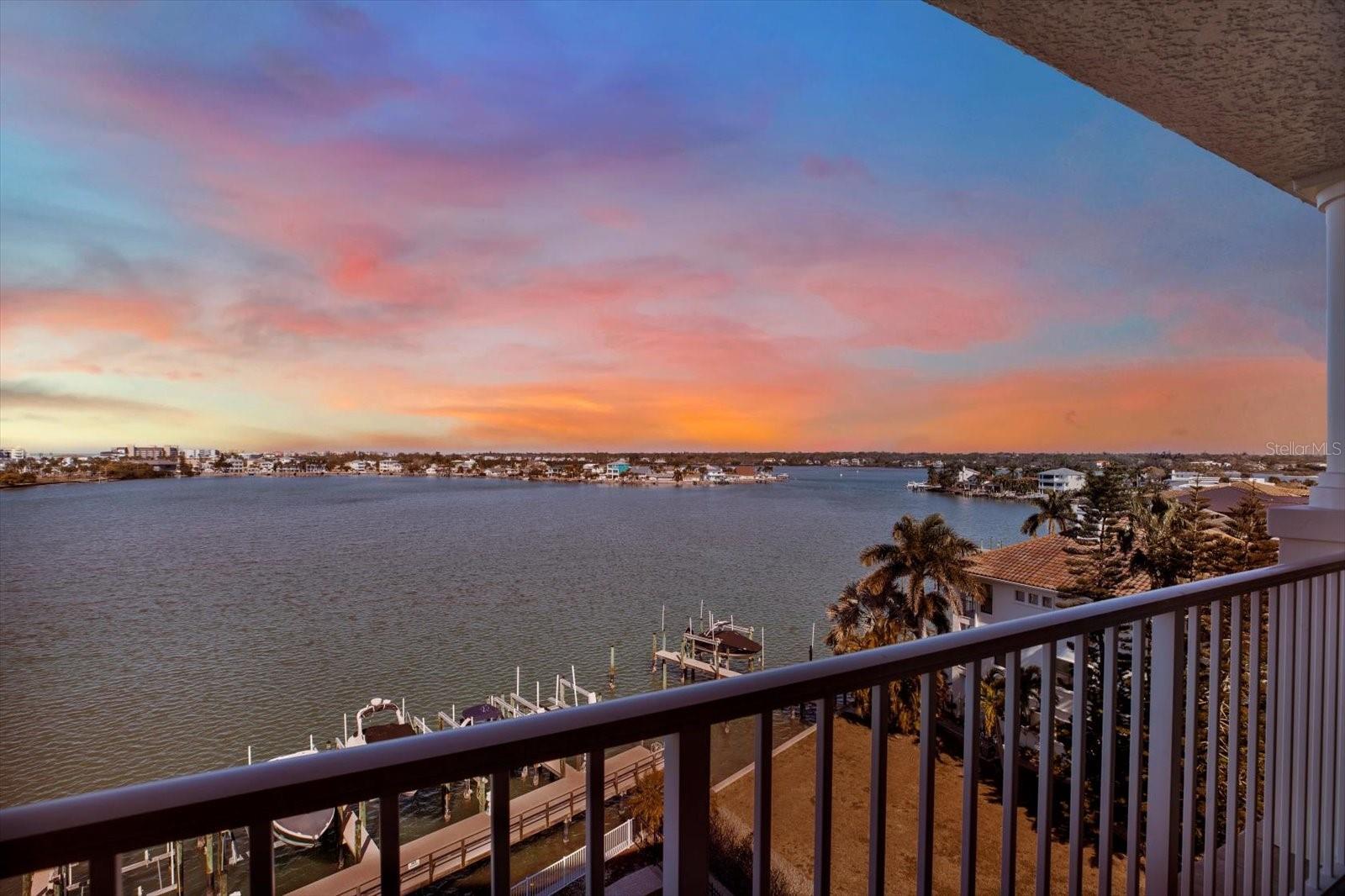 LA BAHIA CONDO - Residential