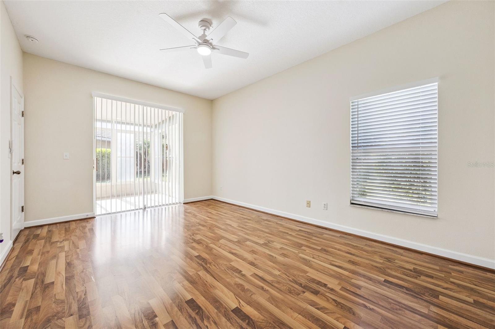 RICHMOND SQUARE SUB - Residential