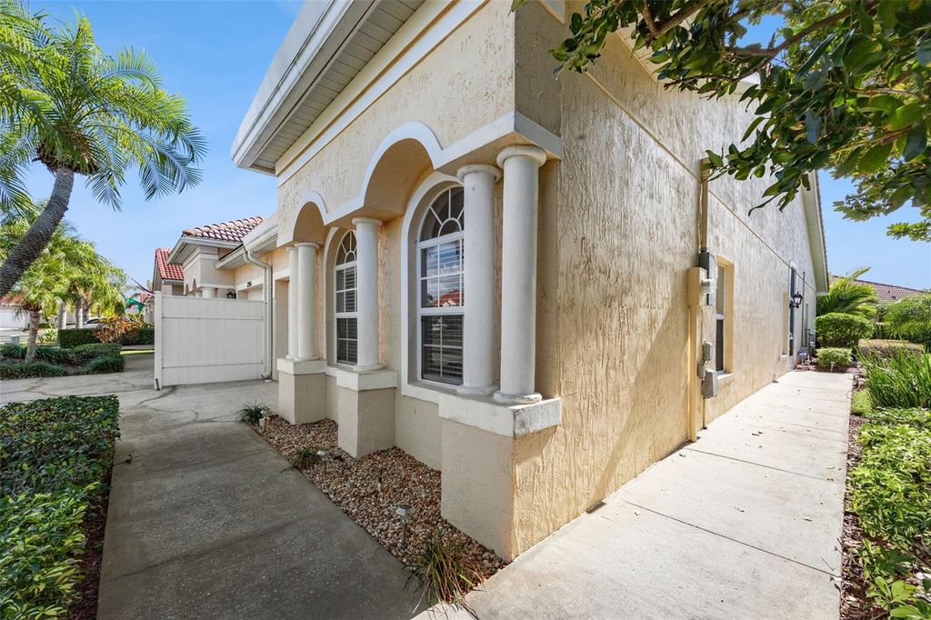 Photo of 2202 Garden Lake Drive, Winter Haven, FL 33884 (MLS # P4937345)