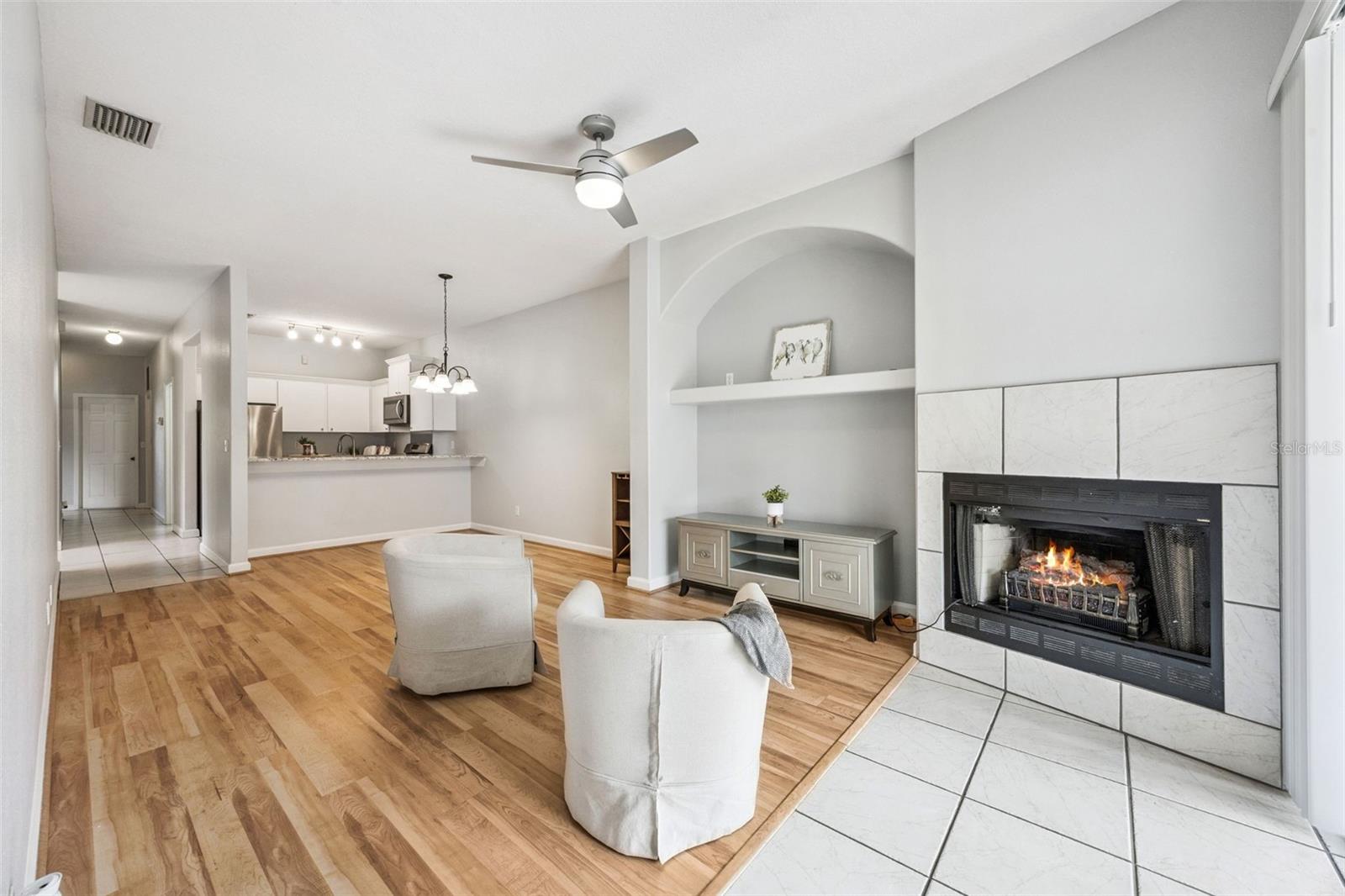 RICHMOND SQUARE SUB - Residential