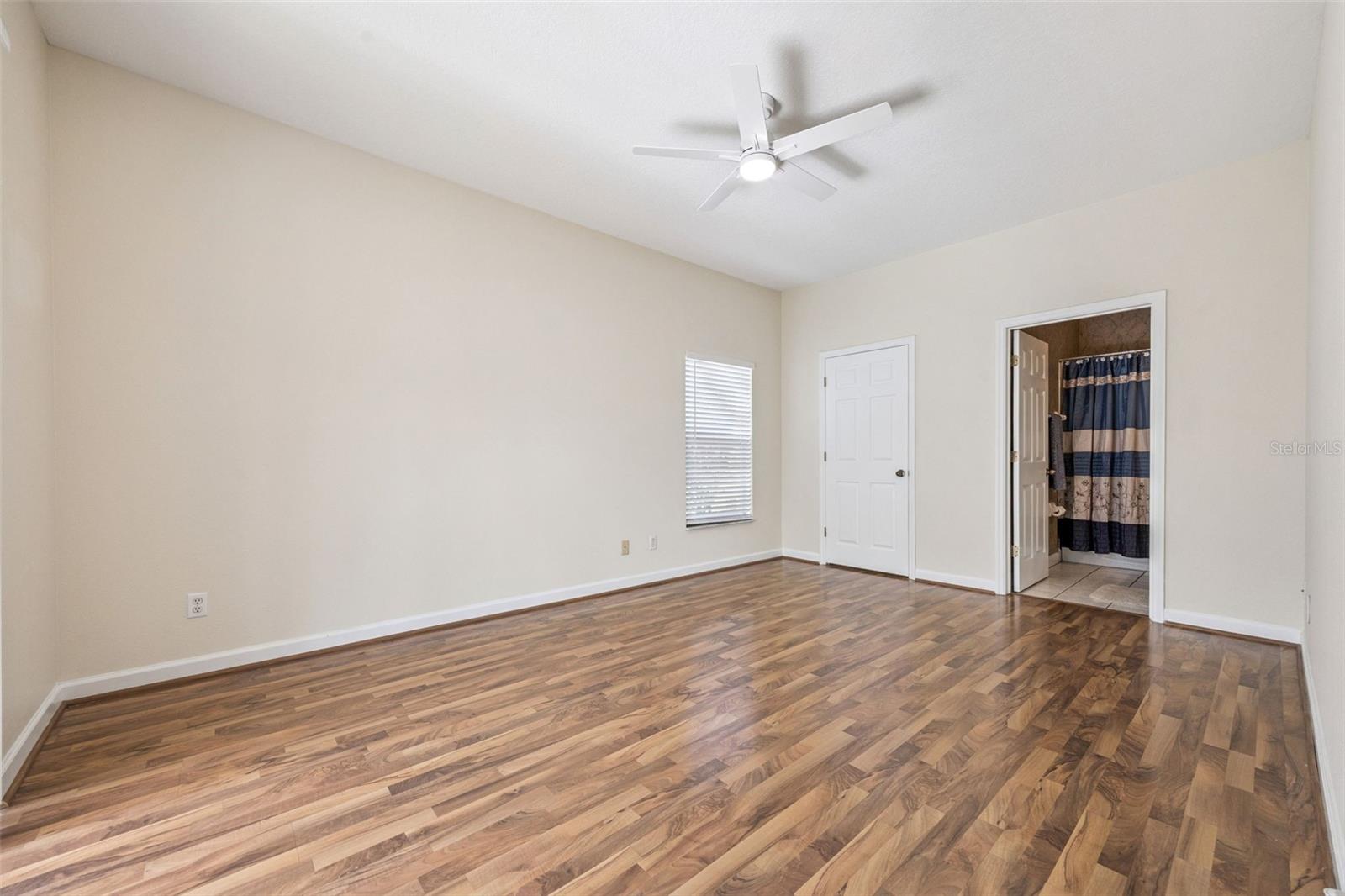 RICHMOND SQUARE SUB - Residential