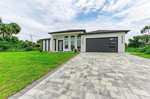 A home in PORT CHARLOTTE