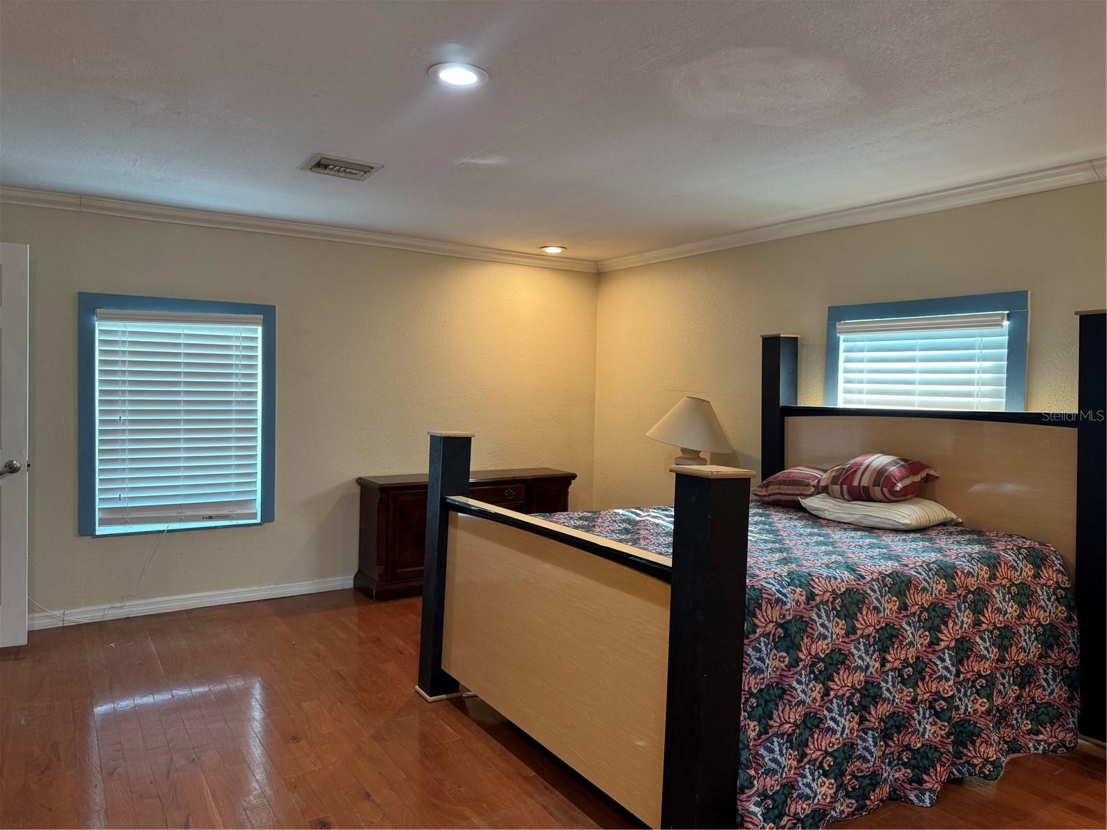 DREAM LAKE HEIGHTS - Commercial Sale